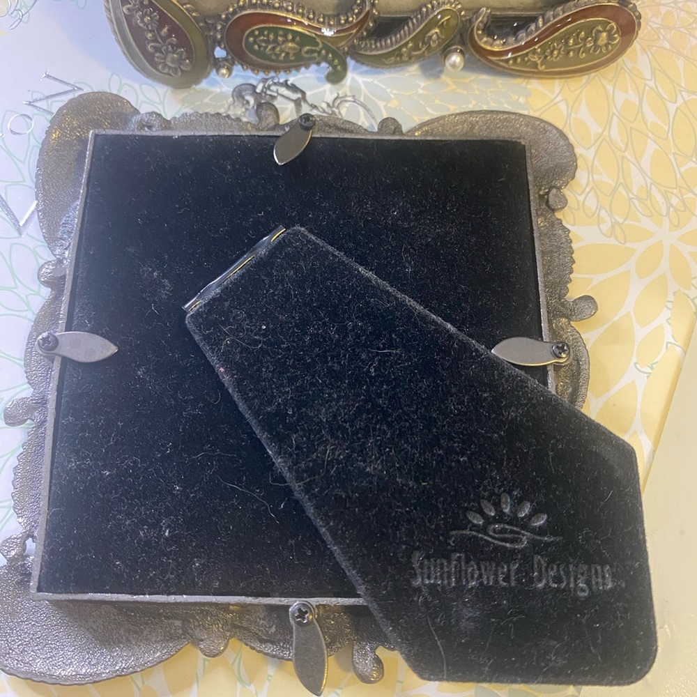 Picture frames - Picture 4 of 5